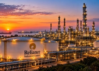 Reliance Profit Jumps 41% as Refining and Jio Offset Retail Weakness